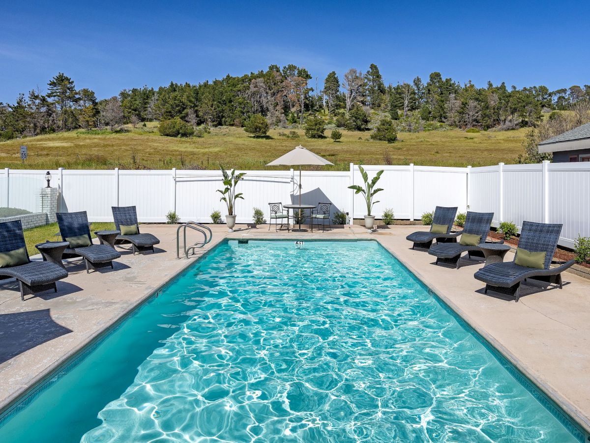 Fireside Inn on Moonstone Beach